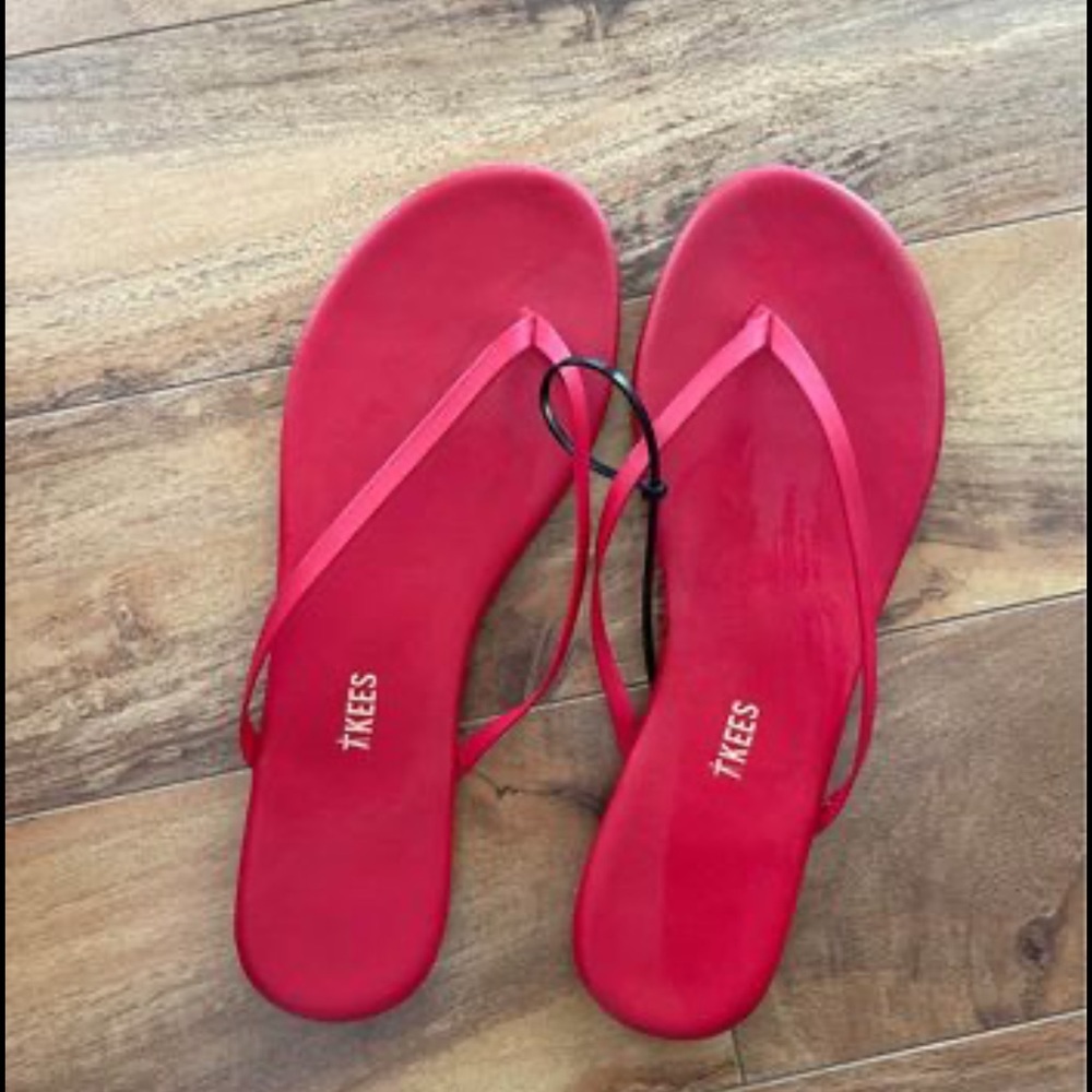 BNWT Tkees BNWT